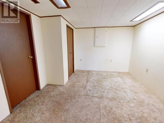 4467 OMINECA AVE Image 28