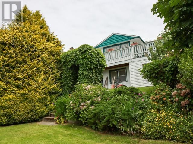 4467 OMINECA AVE Image 3