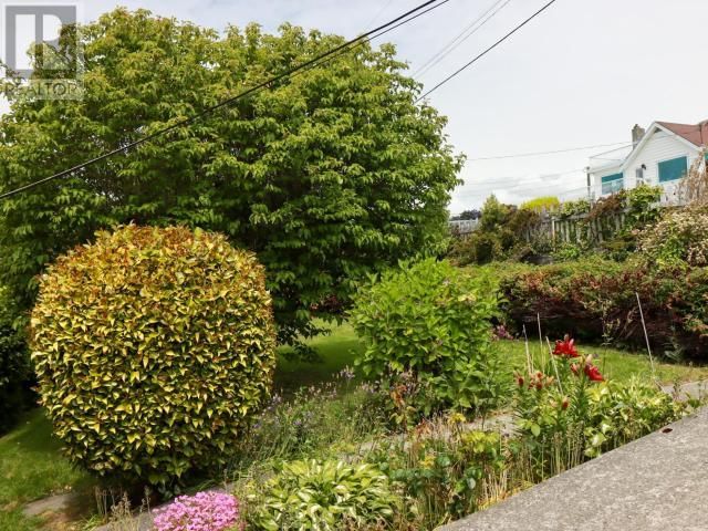 4467 OMINECA AVE Image 36