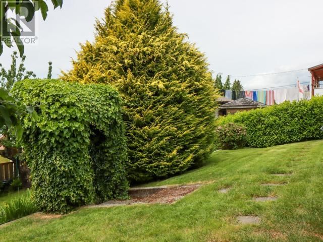 4467 OMINECA AVE Image 48
