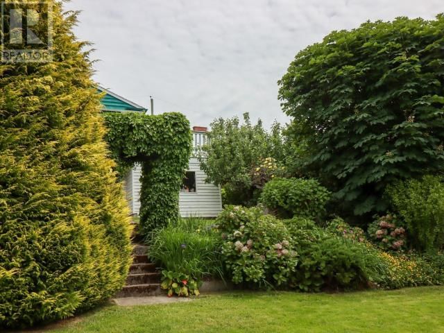 4467 OMINECA AVE Image 55