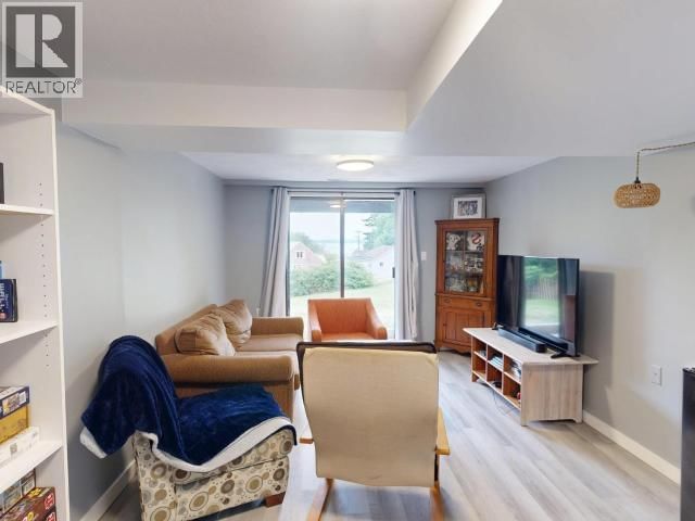 4739 HARVIE AVE Image 32