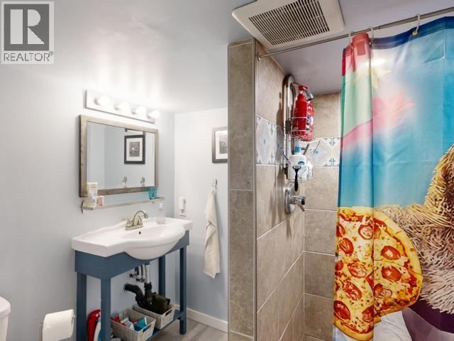 4739 HARVIE AVE Image 36