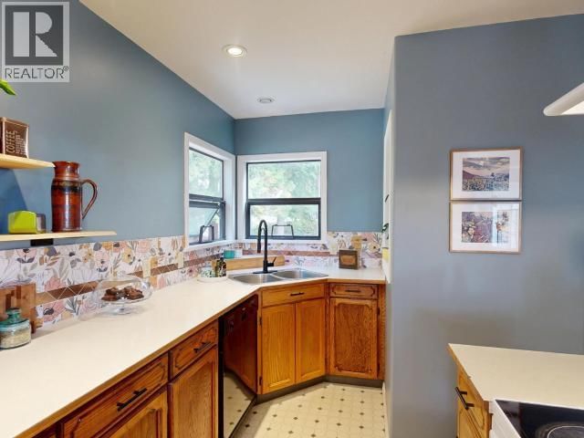 4739 HARVIE AVE Image 6