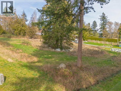 9868 VIEW ROAD | Powell River British Columbia | Slide Image Four