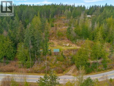 1731 HIGHWAY 101 | Powell River British Columbia | Slide Image Three