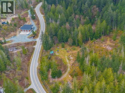 1731 HIGHWAY 101 | Powell River British Columbia | Slide Image Four
