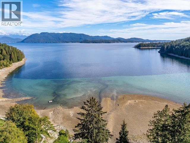12683 HIGHWAY 101 Powell River British Columbia, V8A 0M9 - 3 Bedrooms Waterfront Home For sale