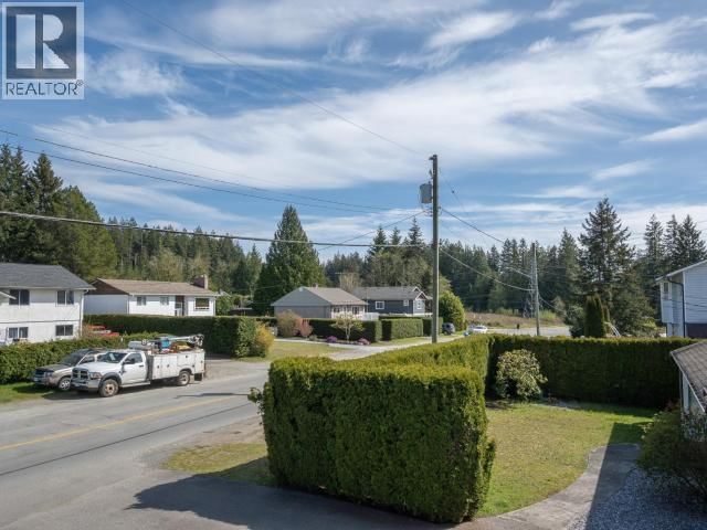 4859 BOWNESS AVE Image 32