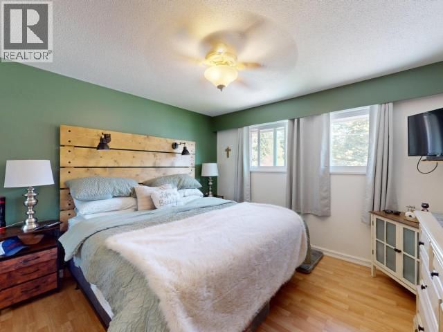 4859 BOWNESS AVE Image 44