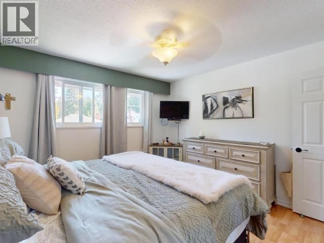 4859 BOWNESS AVE Image 45