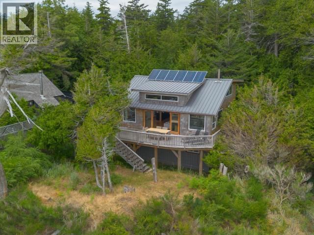 1772 VANCOUVER BLVD Savary Island British Columbia, V0N 2G0 - 3 Bedrooms Waterfront Home For sale