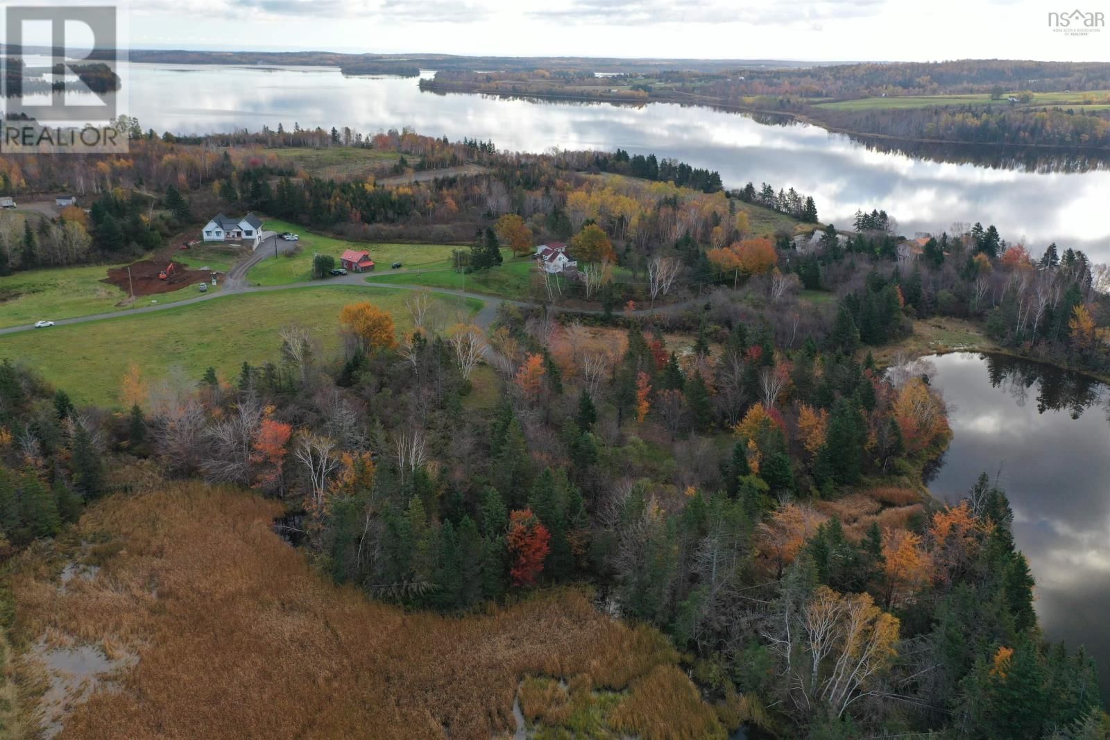 6 LANDING COVE Image 8