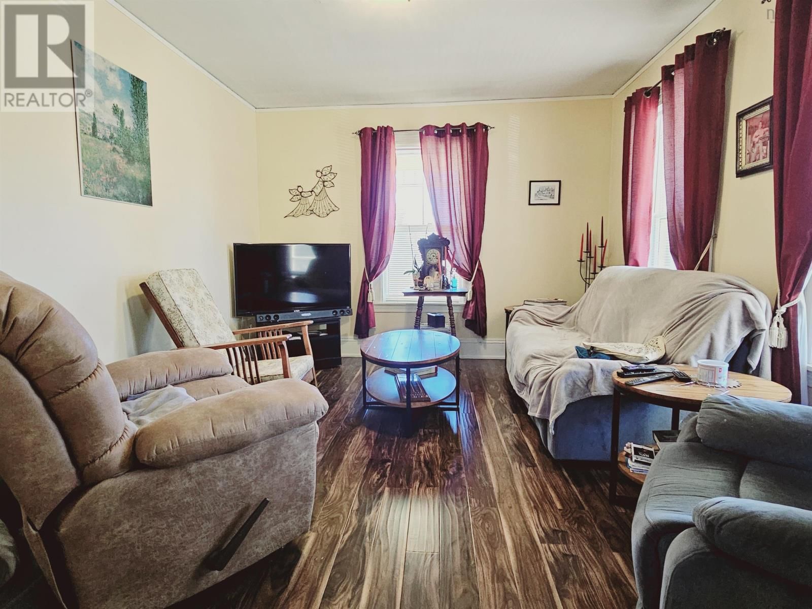 141 RIVER HEAD ROAD Image 11