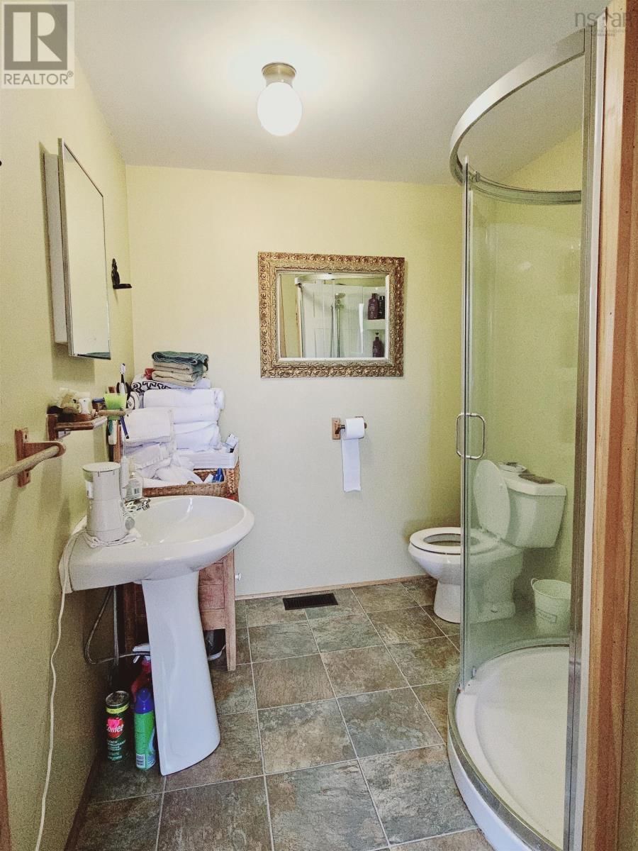 141 RIVER HEAD ROAD Image 13