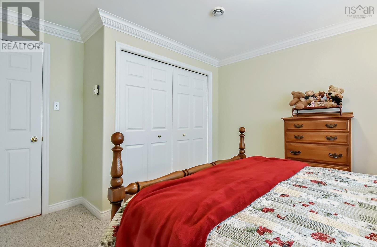 8 Compass Rose Court Image 30