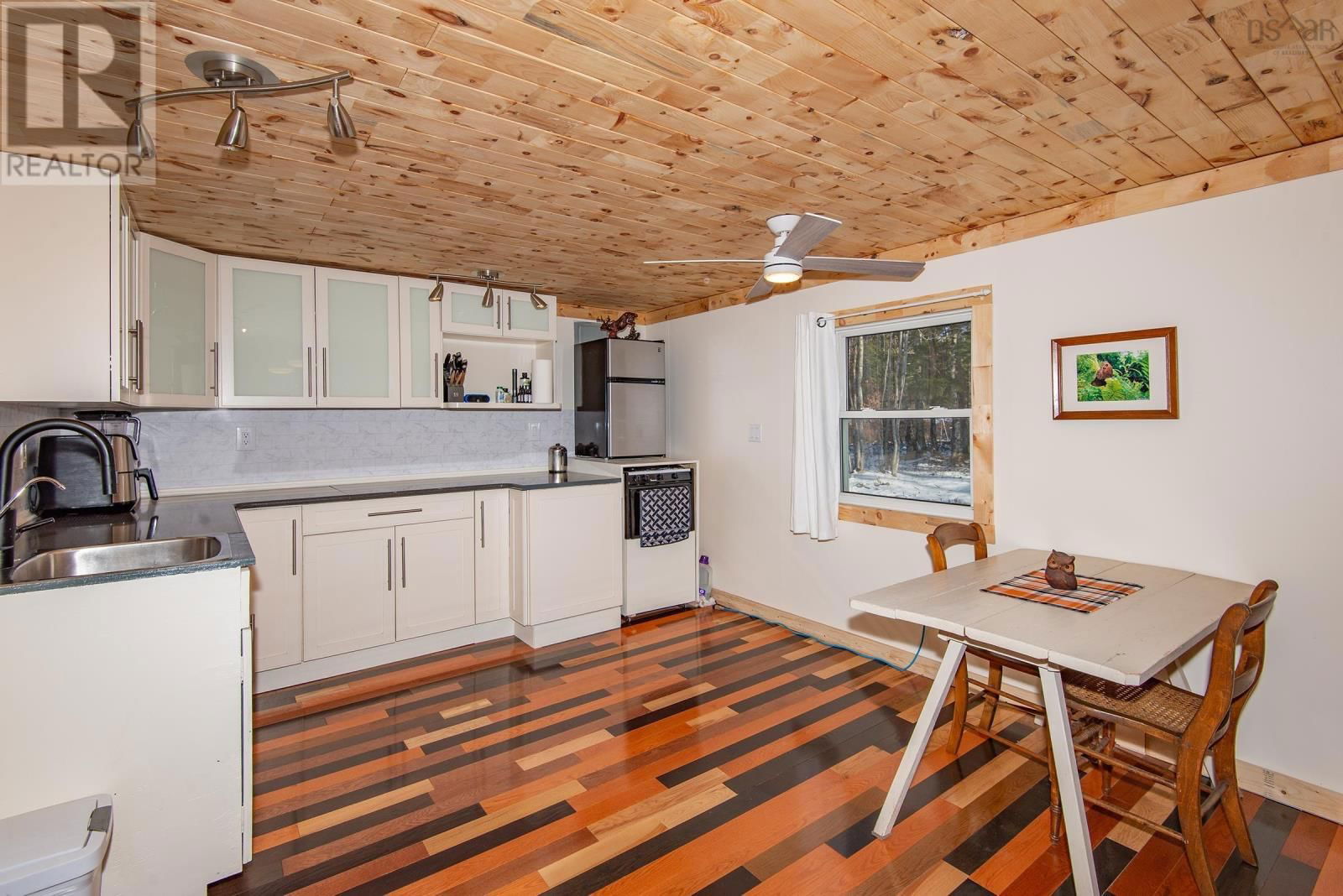 1110 MARGO ROAD Image 10