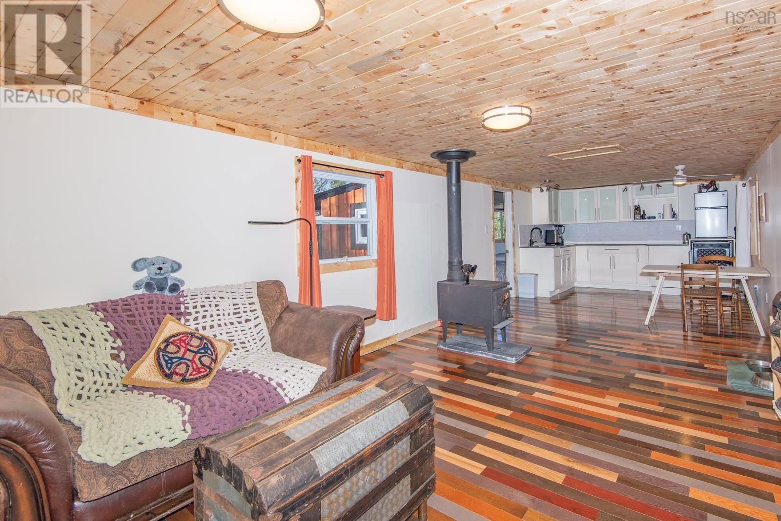 1110 MARGO ROAD Image 11