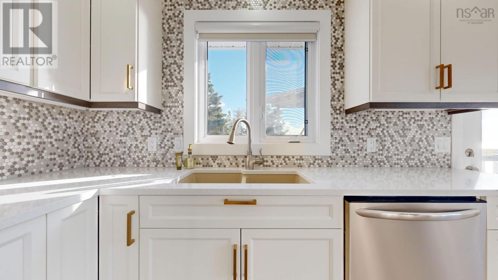 76 EDGEWATER DRIVE Image 3