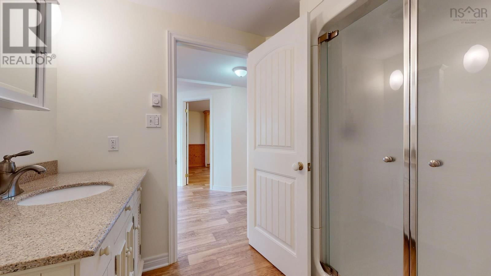 76 EDGEWATER DRIVE Image 31