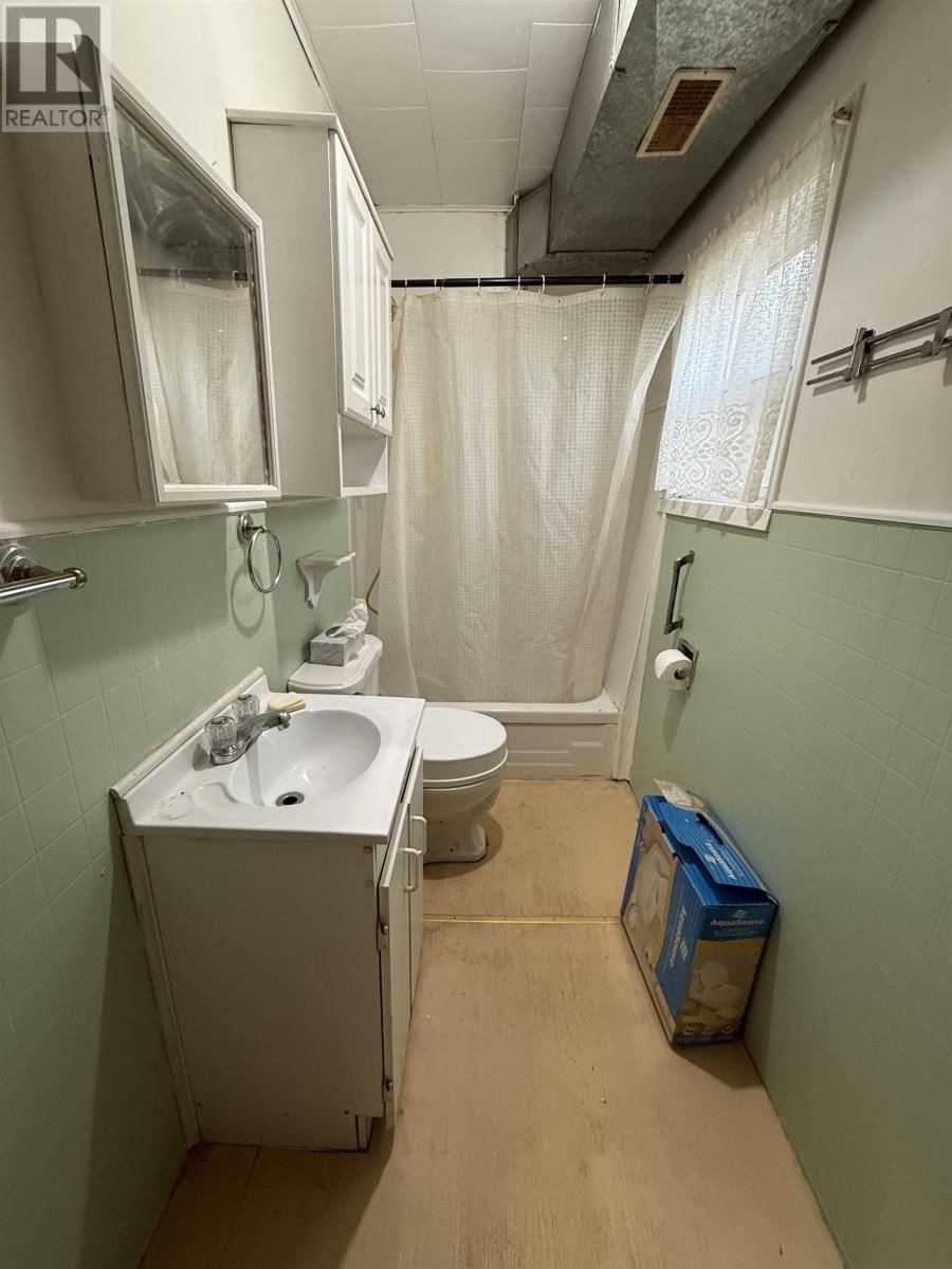 455 MAIN STREET Image 12
