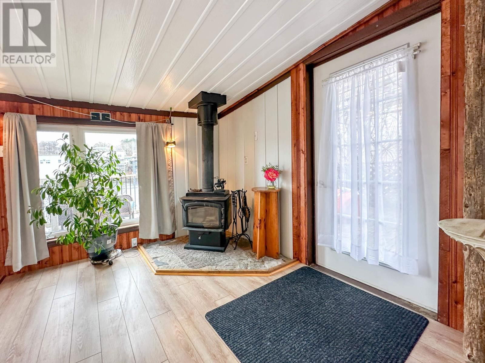 553 LAHAVE STREET Image 16