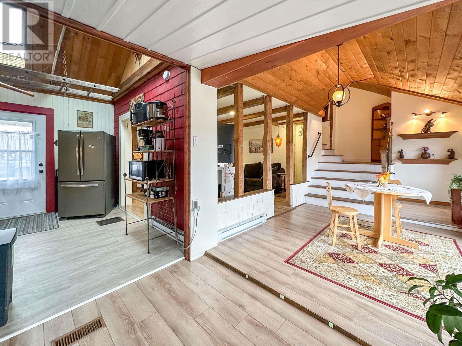 553 LAHAVE STREET Image 17