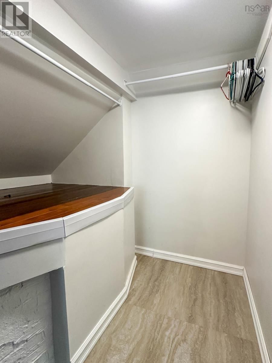553 LAHAVE STREET Image 21