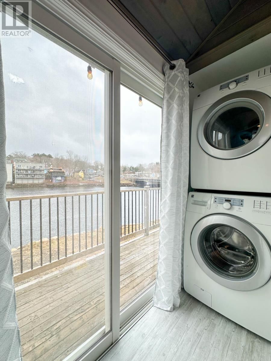 553 LAHAVE STREET Image 23