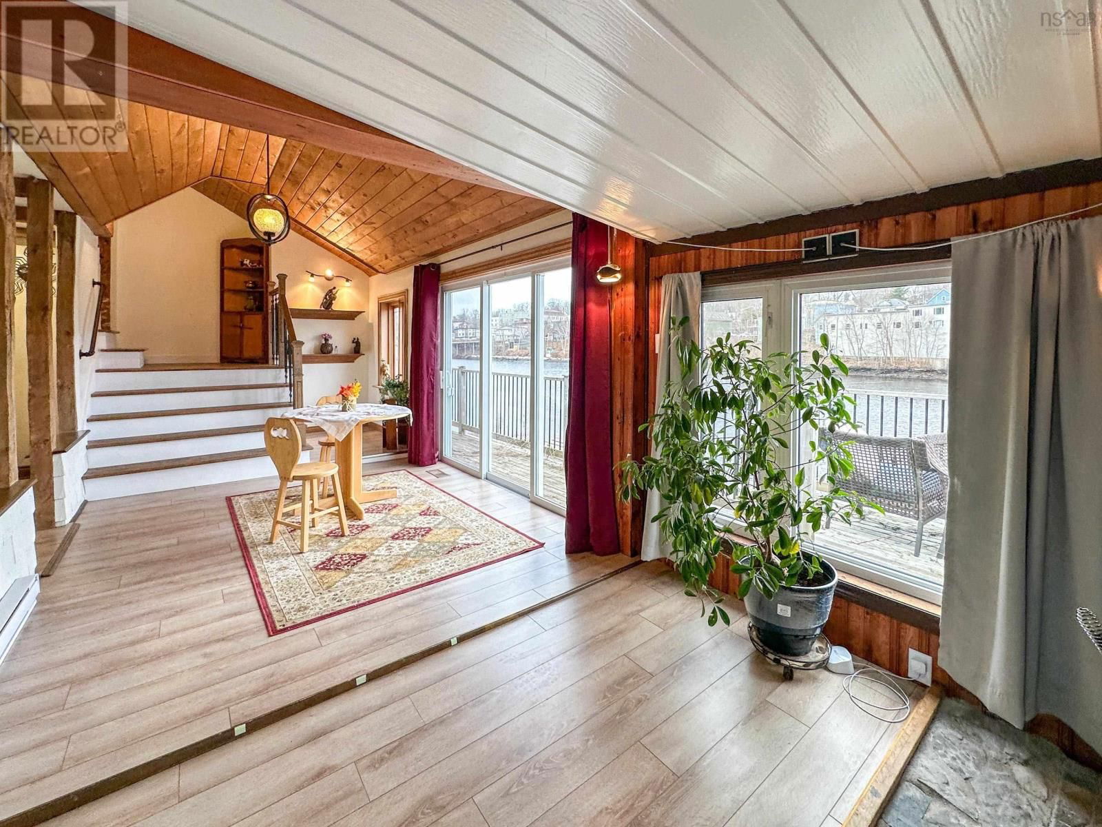 553 LAHAVE STREET Image 24