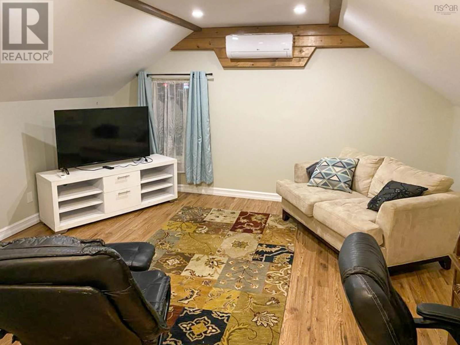 553 LAHAVE STREET Image 29