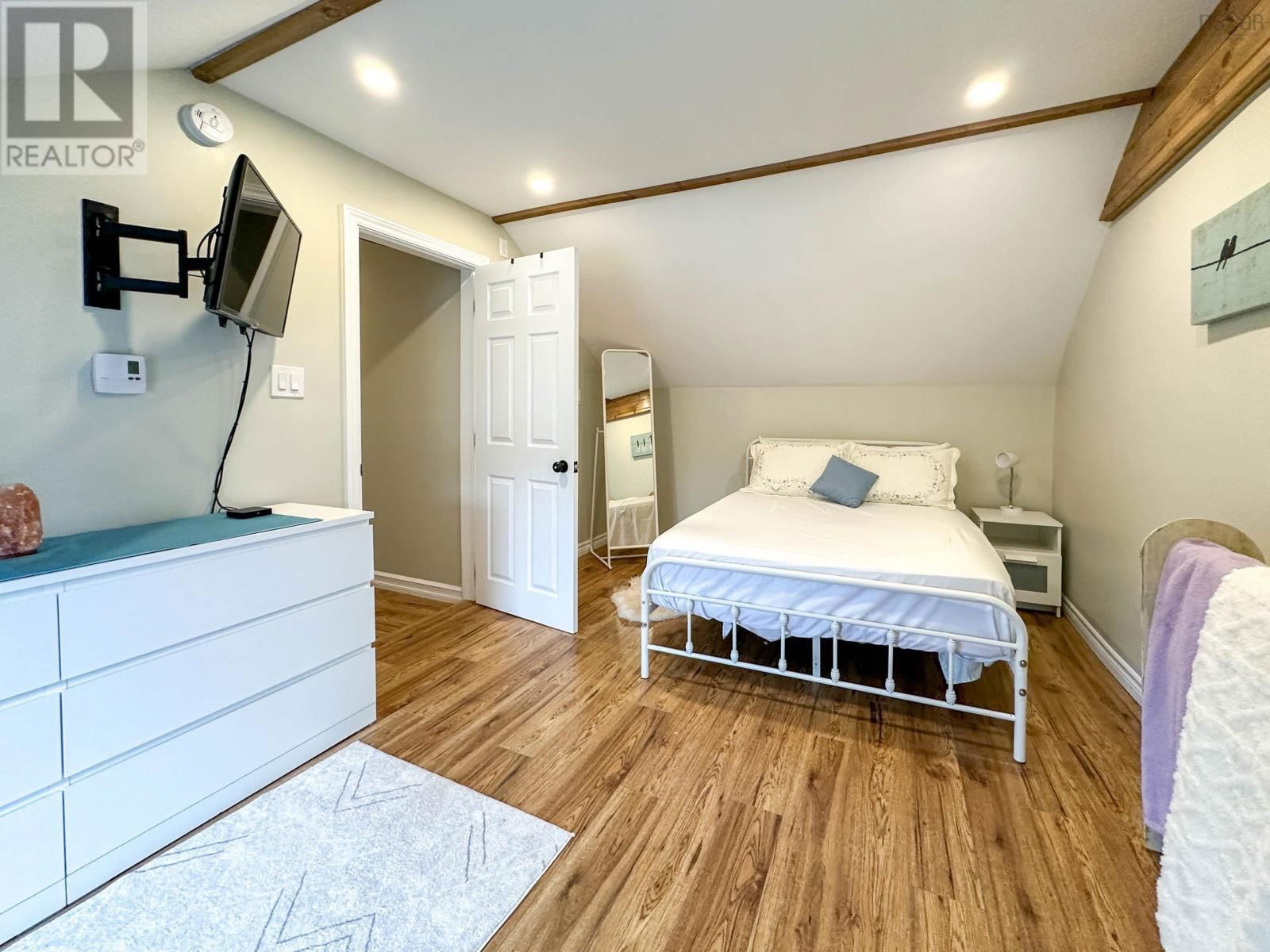 553 LAHAVE STREET Image 31