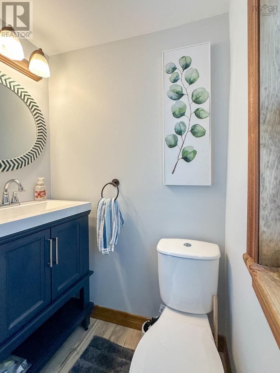 553 LAHAVE STREET Image 32
