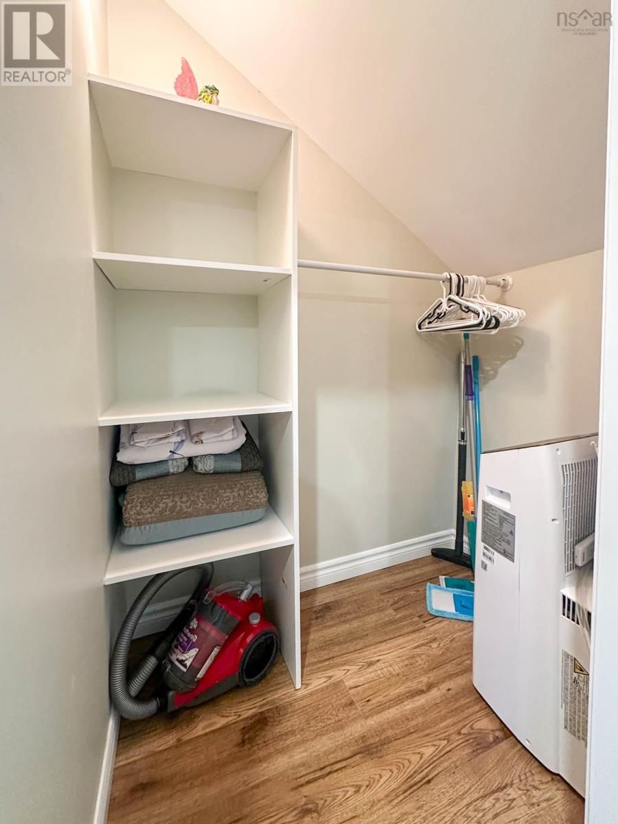 553 LAHAVE STREET Image 33