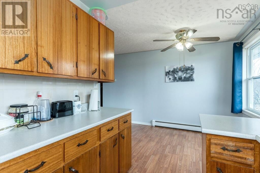 81 FREDERICK AVENUE Image 17