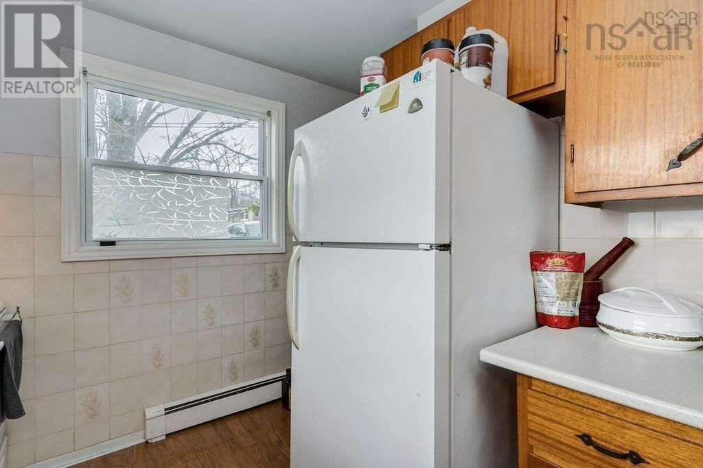 81 FREDERICK AVENUE Image 18