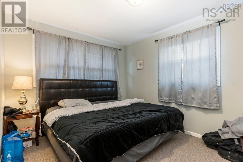 81 FREDERICK AVENUE Image 21