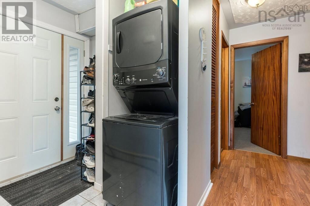 81 FREDERICK AVENUE Image 25