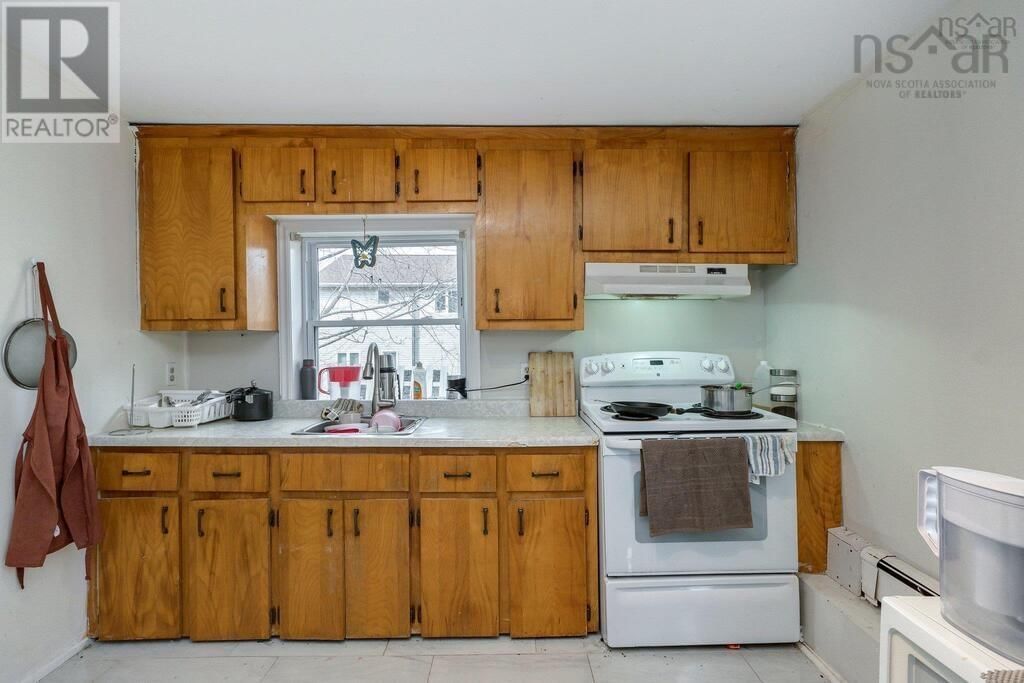 81 FREDERICK AVENUE Image 28