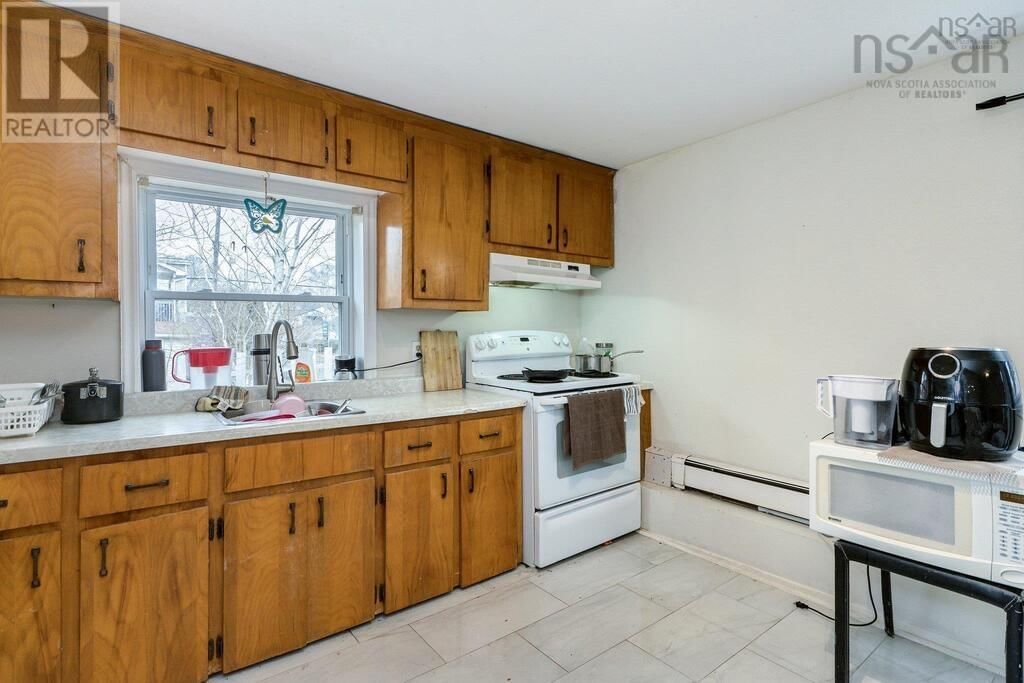 81 FREDERICK AVENUE Image 29