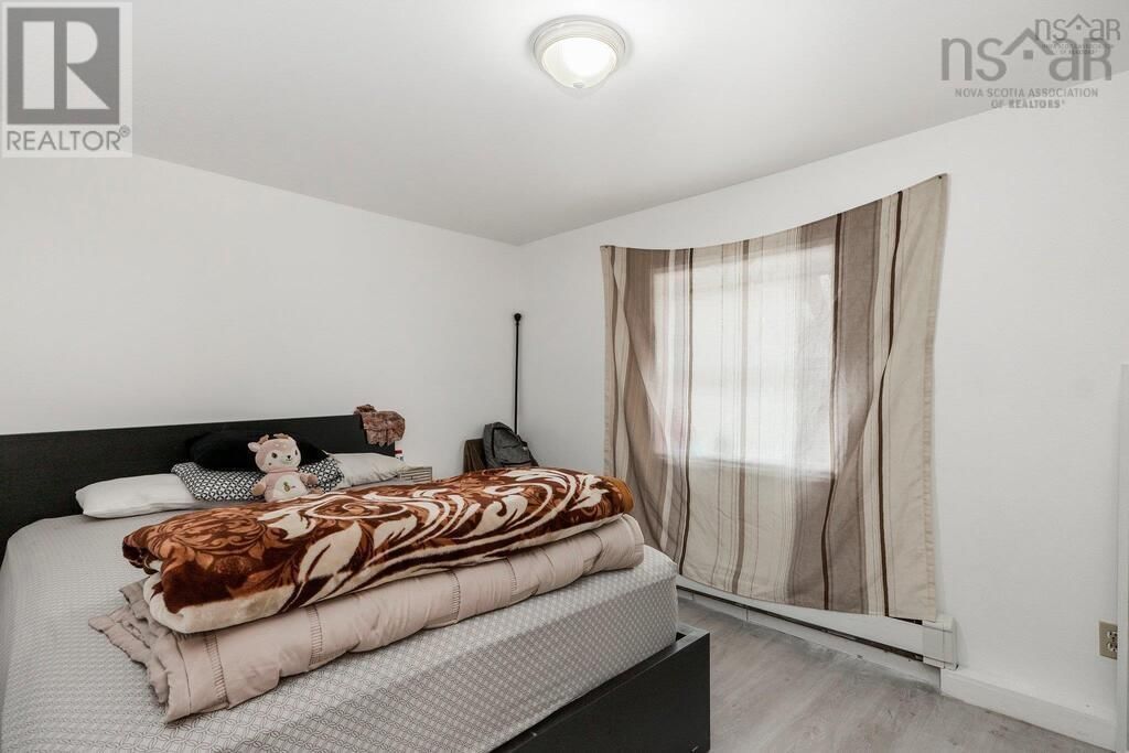 81 FREDERICK AVENUE Image 30
