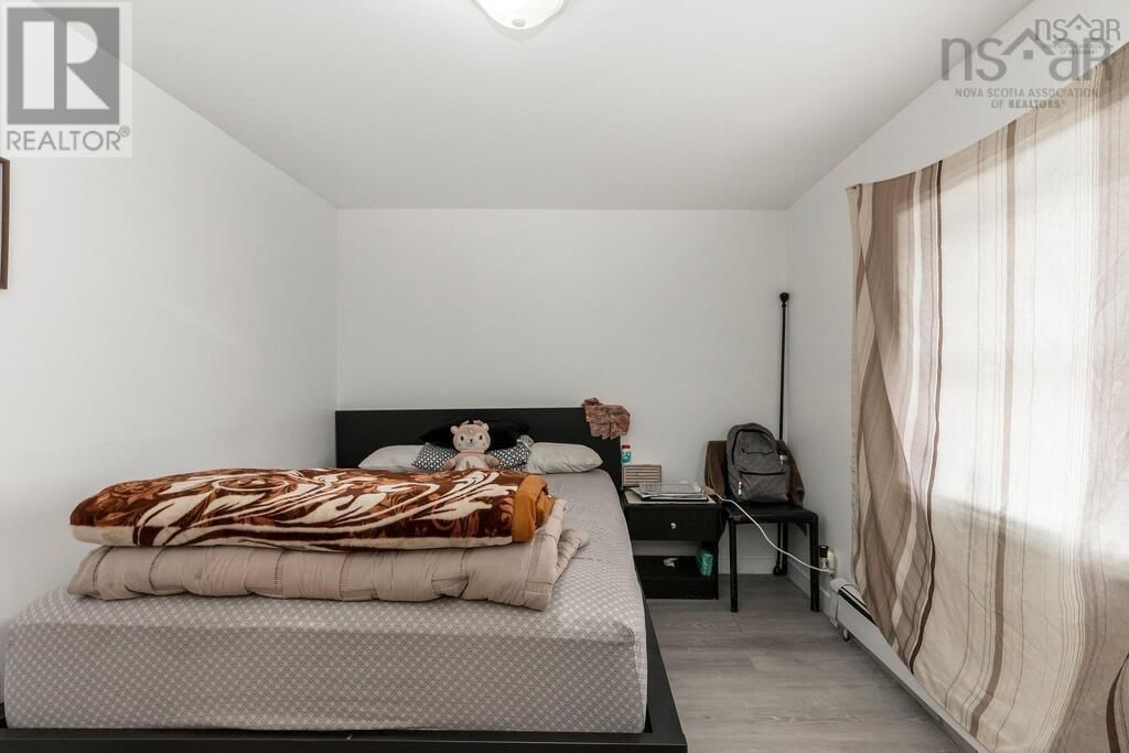 81 FREDERICK AVENUE Image 31