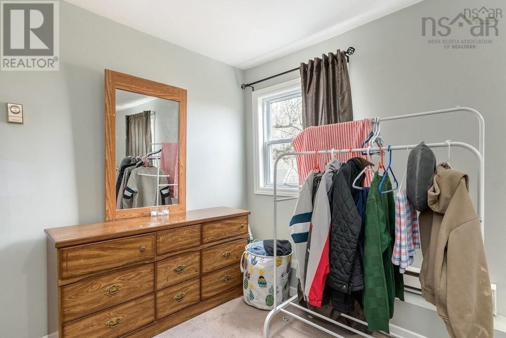 81 FREDERICK AVENUE Image 33