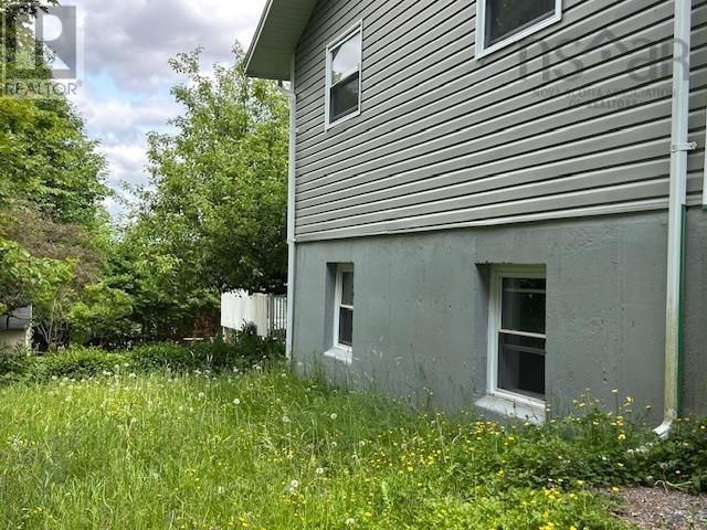 81 FREDERICK AVENUE Image 35