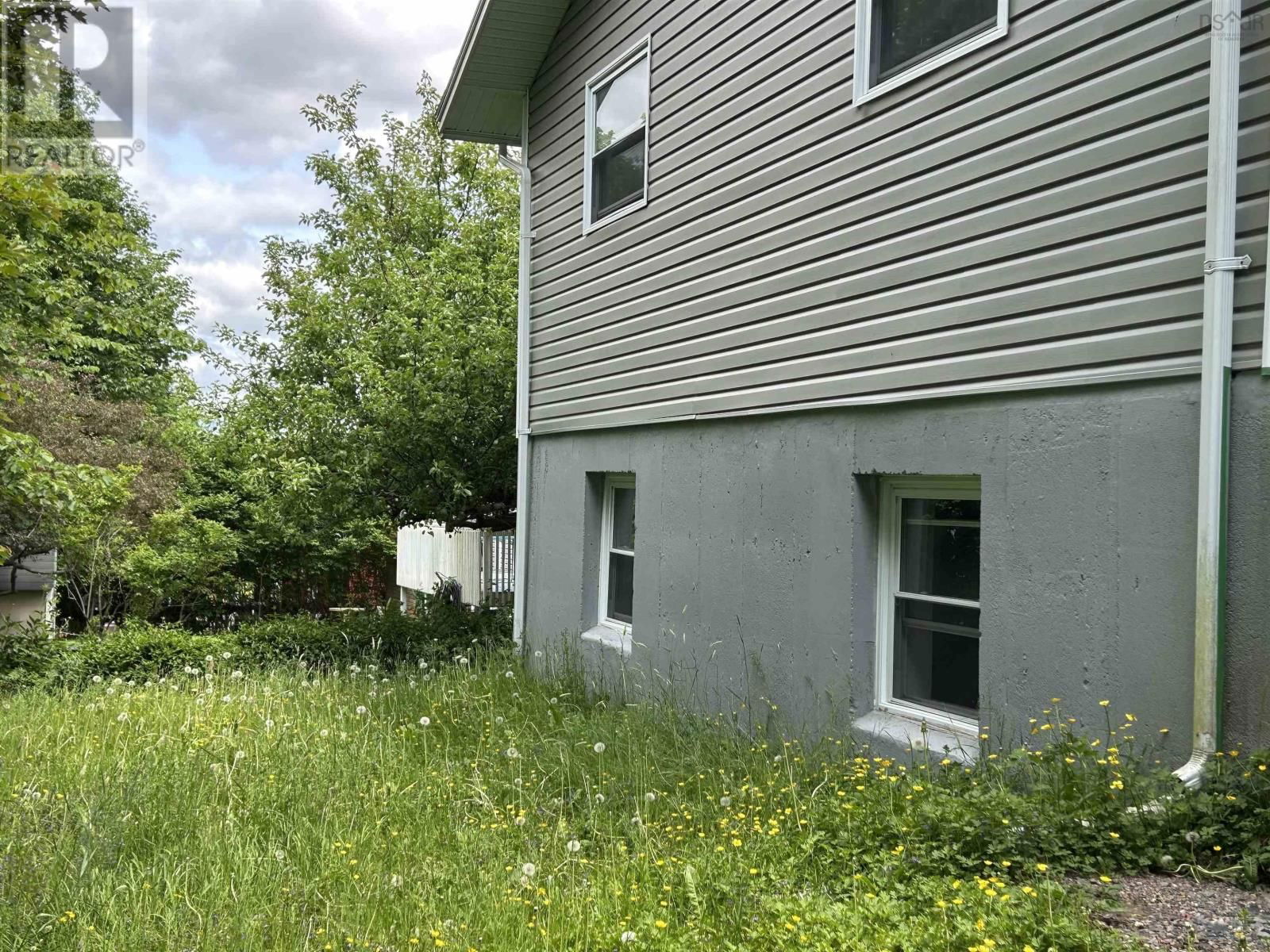 81 FREDERICK AVENUE Image 36