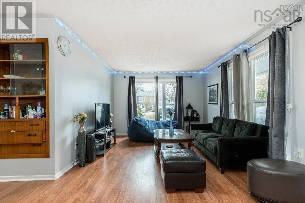 81 FREDERICK AVENUE Image 7