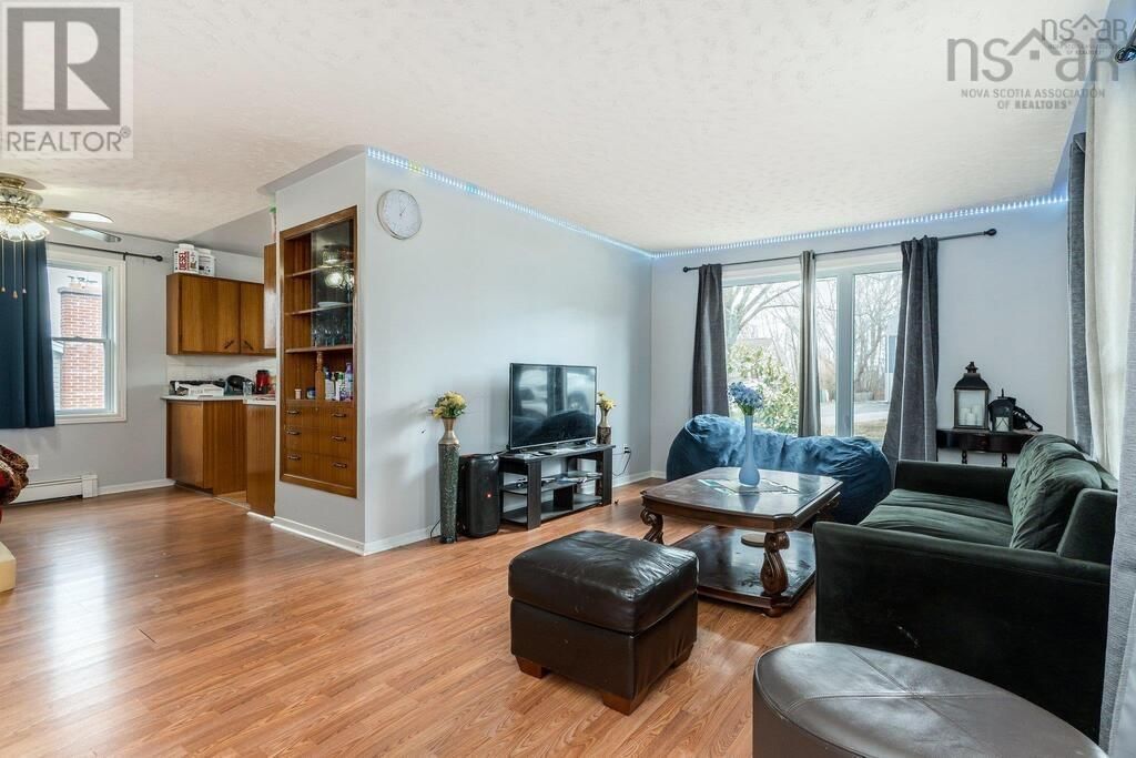 81 FREDERICK AVENUE Image 8