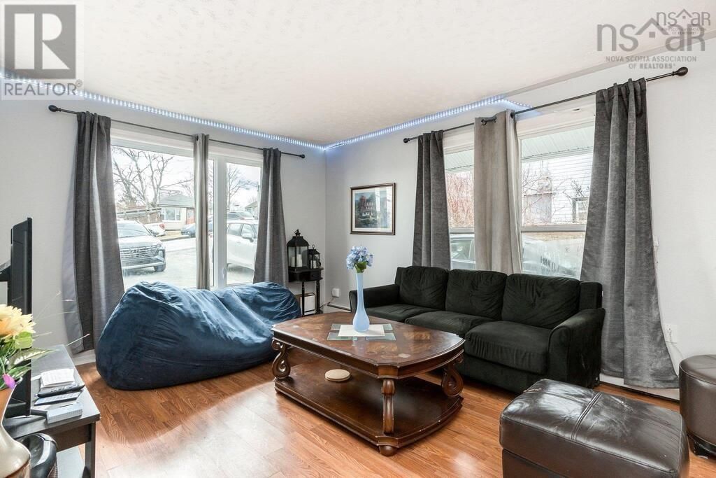 81 FREDERICK AVENUE Image 9