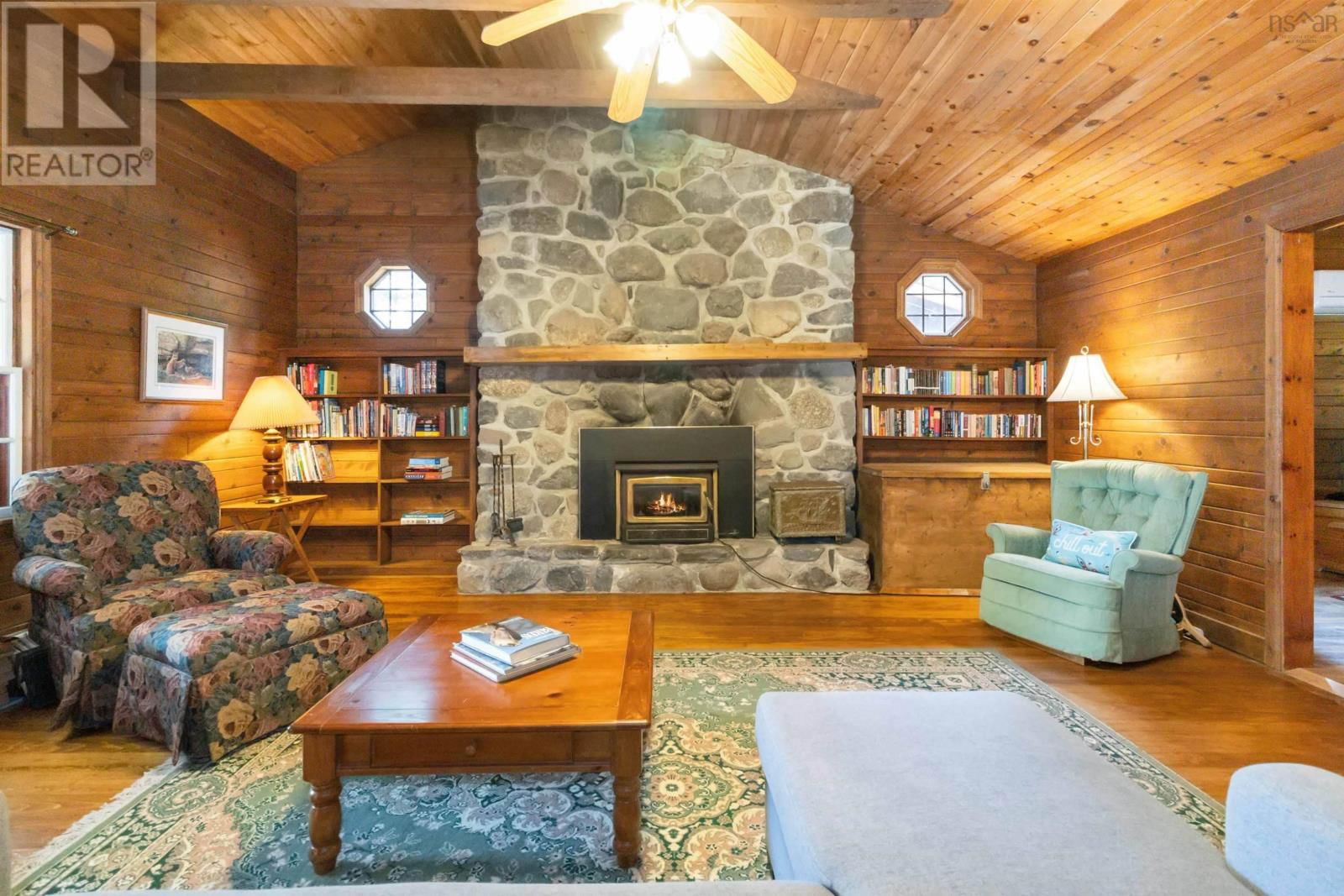 161 BEAVERHOUSE LANE Image 11