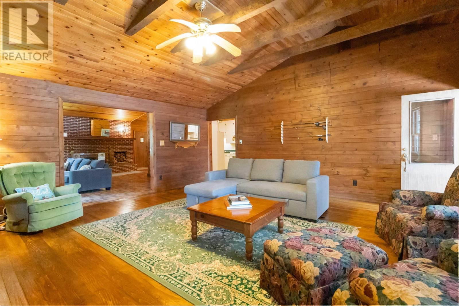 161 BEAVERHOUSE LANE Image 13